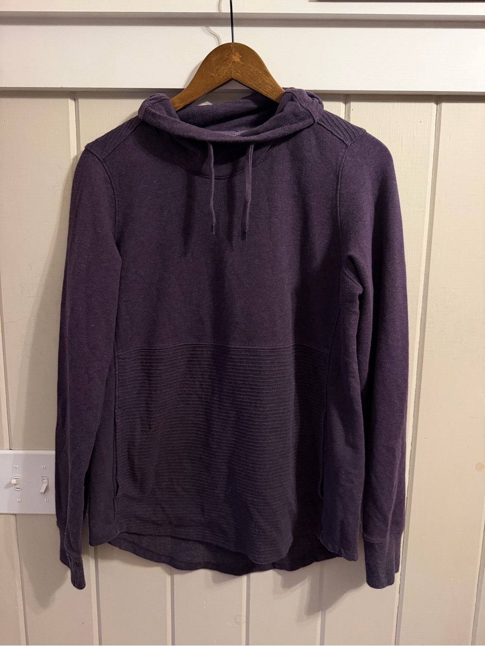 Women’s L.L. Bean Purple Mock-Neck Pullover Sweatshirt, Size Medium, EUC